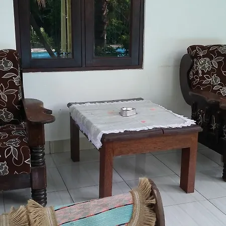 Padang Lovina Sea Side Cottage